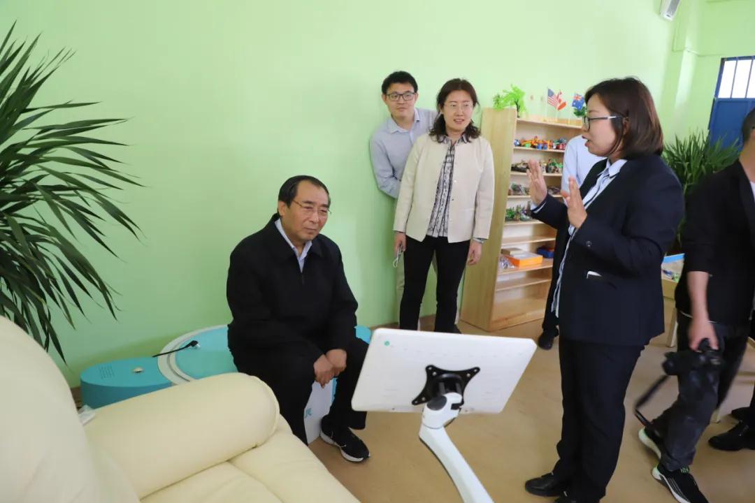 社市委帮扶威宁九三中学成果落地，丛斌副主席为心理咨询室揭牌